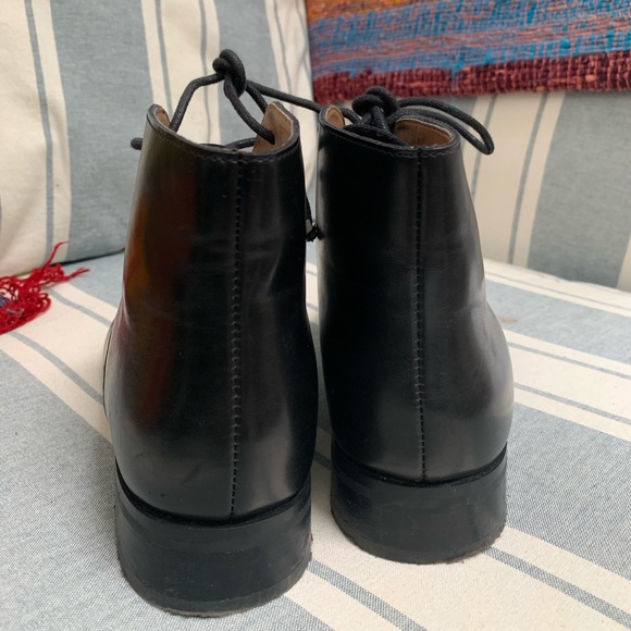 black shoe - Picture 3 of 5